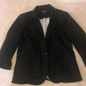 5/$45. Nicole Miller Black Blazer. Size Large.